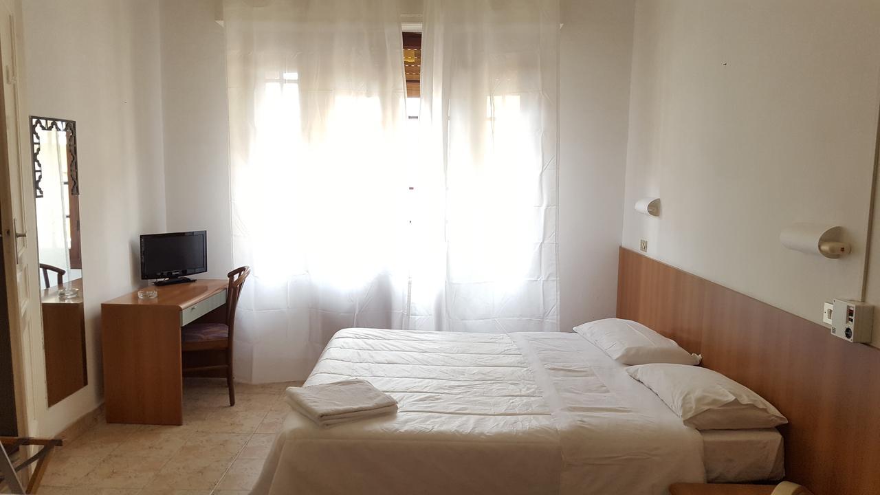 Hotel Al Sogno Алассио Экстерьер фото